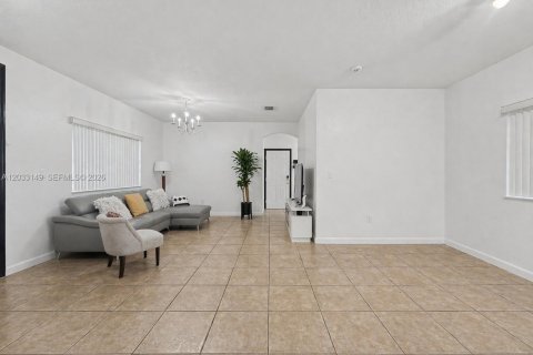 Villa ou maison à louer à Homestead, Floride: 3 chambres, 152.45 m2 № 2154503 - photo 6