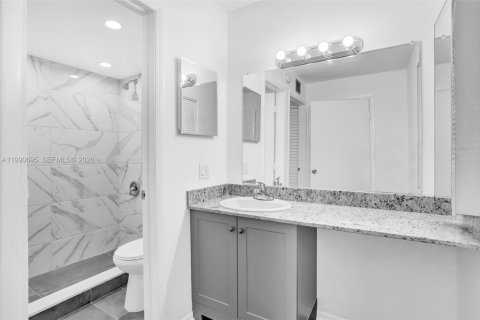 Condo in Lauderhill, Florida, 1 bedroom  № 2058245 - photo 10