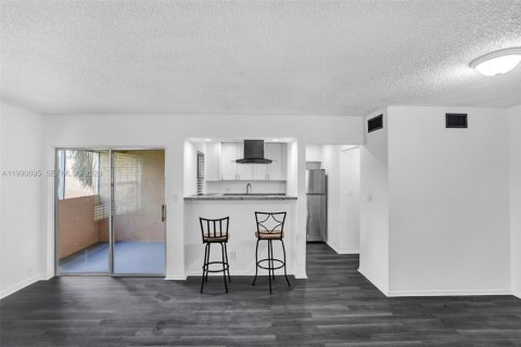 Condo in Lauderhill, Florida, 1 bedroom  № 2058245 - photo 21