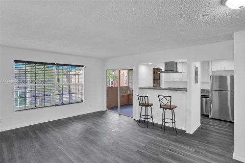 Condo in Lauderhill, Florida, 1 bedroom  № 2058245 - photo 22