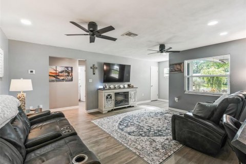 Villa ou maison à vendre à Umatilla, Floride: 2 chambres, 169.55 m2 № 1835185 - photo 11