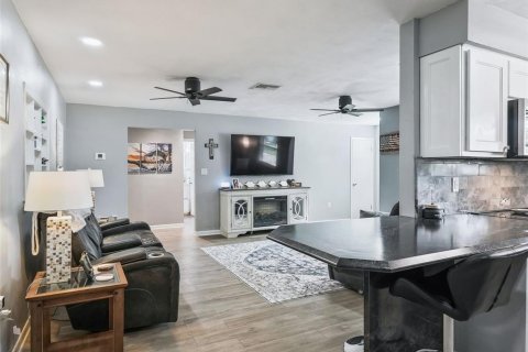 Villa ou maison à vendre à Umatilla, Floride: 2 chambres, 169.55 m2 № 1835185 - photo 14