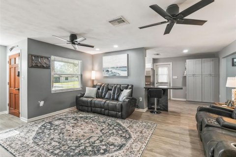 Villa ou maison à vendre à Umatilla, Floride: 2 chambres, 169.55 m2 № 1835185 - photo 10
