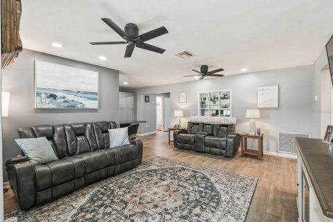 Villa ou maison à vendre à Umatilla, Floride: 2 chambres, 169.55 m2 № 1835185 - photo 9