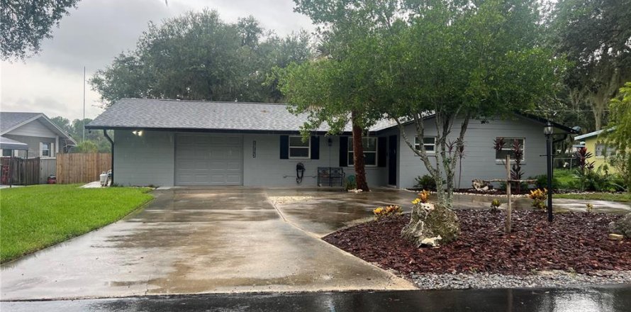 Villa ou maison à Umatilla, Floride 2 chambres, 169.55 m2 № 1835185