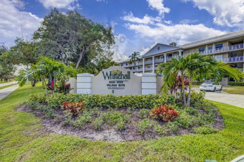Condominio en alquiler en West Palm Beach, Florida, 2 dormitorios, 133.97 m2 № 1208811 - foto 1