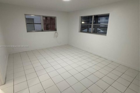 Condominio en venta en Lauderhill, Florida, 2 dormitorios, 101.08 m2 № 1937906 - foto 17