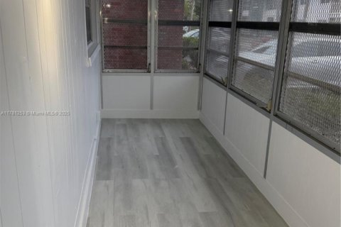 Copropriété à vendre à Lauderhill, Floride: 2 chambres, 101.08 m2 № 1937906 - photo 1