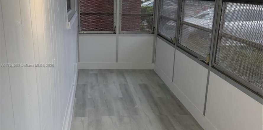 Condominio en Lauderhill, Florida, 2 dormitorios  № 1937906