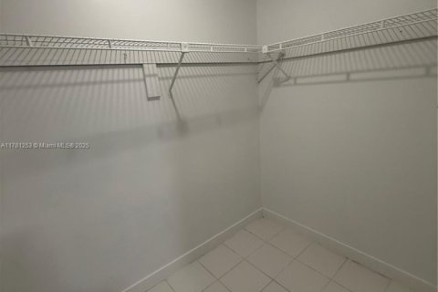 Condominio en venta en Lauderhill, Florida, 2 dormitorios, 101.08 m2 № 1937906 - foto 14