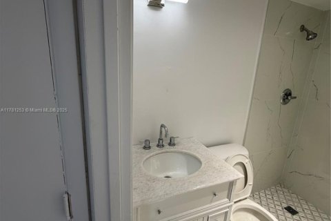 Condominio en venta en Lauderhill, Florida, 2 dormitorios, 101.08 m2 № 1937906 - foto 10