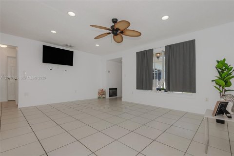 Villa ou maison à louer à Sunrise, Floride: 4 chambres, 126.35 m2 № 2073288 - photo 6