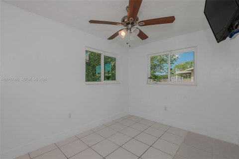 Villa ou maison à louer à Sunrise, Floride: 4 chambres, 126.35 m2 № 2073288 - photo 13
