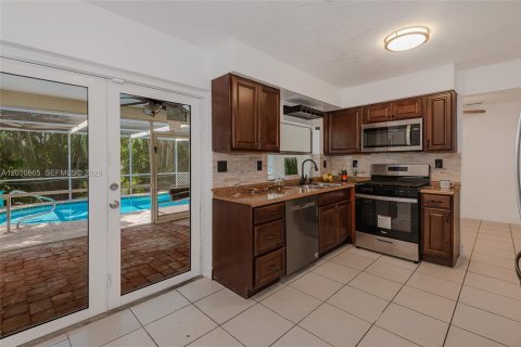 Villa ou maison à louer à Sunrise, Floride: 4 chambres, 126.35 m2 № 2073288 - photo 18