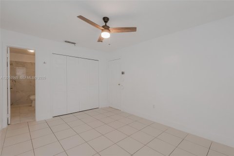 Villa ou maison à louer à Sunrise, Floride: 4 chambres, 126.35 m2 № 2073288 - photo 23