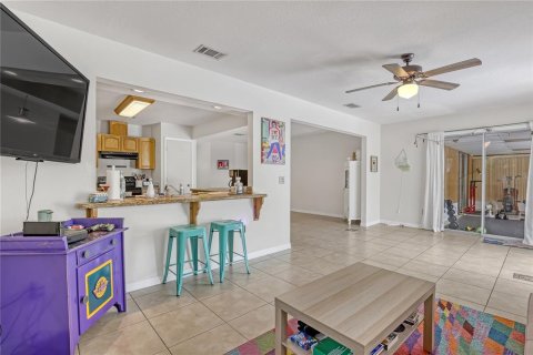 House in Palm Bay, Florida 3 bedrooms, 155.8 sq.m. № 1802051 - photo 16