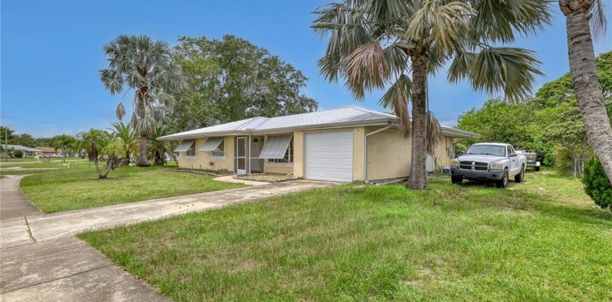 House in Palm Bay, Florida 3 bedrooms, 155.8 sq.m. № 1802051