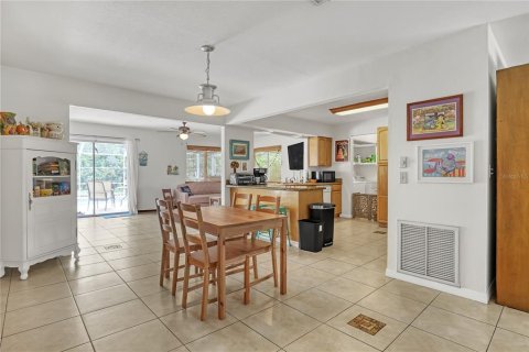House in Palm Bay, Florida 3 bedrooms, 155.8 sq.m. № 1802051 - photo 10