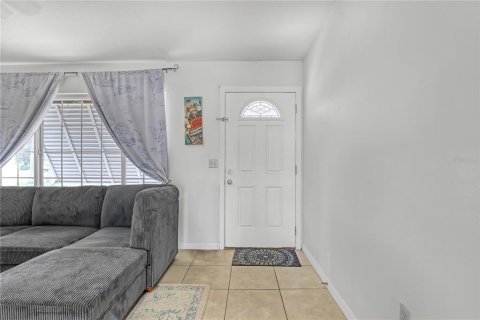 House in Palm Bay, Florida 3 bedrooms, 155.8 sq.m. № 1802051 - photo 6