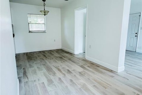 Casa en venta en Orlando, Florida, 3 dormitorios, 96.99 m2 № 1805564 - foto 2