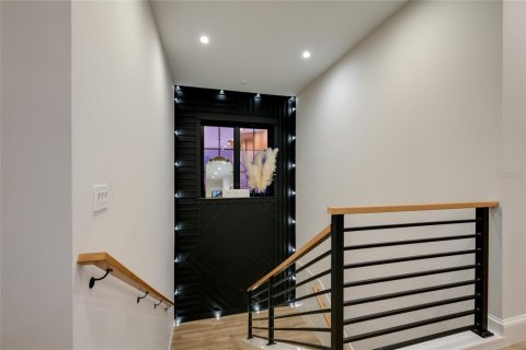 Купить виллу или дом в Брейдентон, Флорида 12 комнат, 290.04м2, № 2429591 - фото 4
