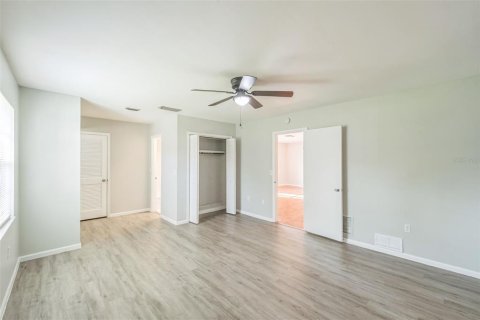 House in Longwood, Florida 4 bedrooms, 193.24 sq.m. № 1800035 - photo 20