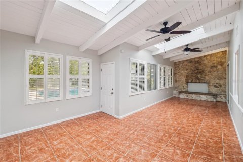 House in Longwood, Florida 4 bedrooms, 193.24 sq.m. № 1800035 - photo 9