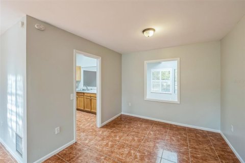 House in Longwood, Florida 4 bedrooms, 193.24 sq.m. № 1800035 - photo 13