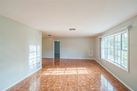 House in Longwood, Florida 4 bedrooms, 193.24 sq.m. № 1800035 - photo 11