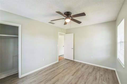 House in Longwood, Florida 4 bedrooms, 193.24 sq.m. № 1800035 - photo 19
