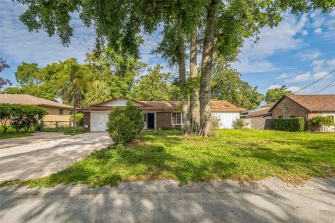 House in Longwood, Florida 4 bedrooms, 193.24 sq.m. № 1800035 - photo 26