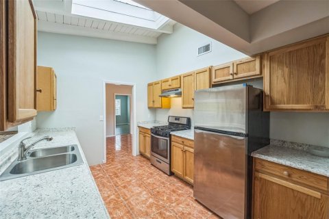 House in Longwood, Florida 4 bedrooms, 193.24 sq.m. № 1800035 - photo 3
