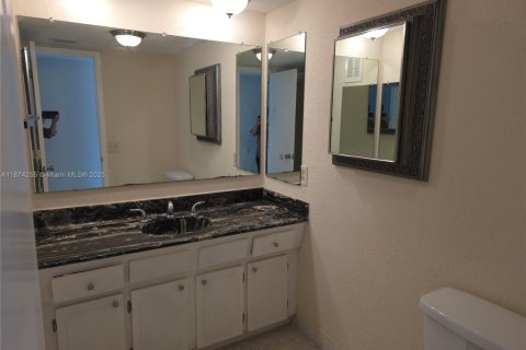 Condominio en alquiler en Lauderdale Lakes, Florida, 2 dormitorios, 96.99 m2 № 1925931 - foto 17