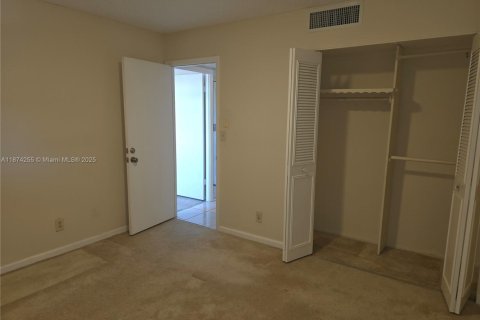 Condominio en alquiler en Lauderdale Lakes, Florida, 2 dormitorios, 96.99 m2 № 1925931 - foto 12