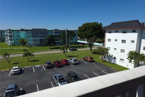 Condominio en alquiler en Lauderdale Lakes, Florida, 2 dormitorios, 96.99 m2 № 1925931 - foto 26