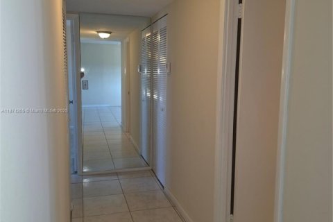 Condominio en alquiler en Lauderdale Lakes, Florida, 2 dormitorios, 96.99 m2 № 1925931 - foto 21