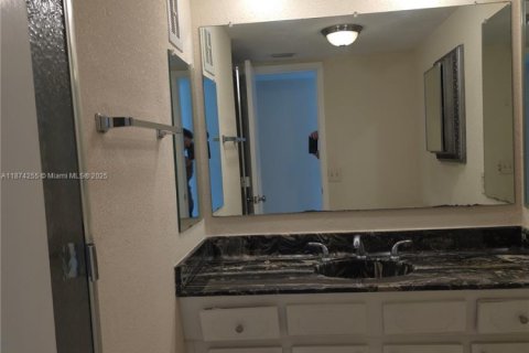 Condominio en alquiler en Lauderdale Lakes, Florida, 2 dormitorios, 96.99 m2 № 1925931 - foto 20