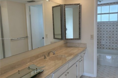 Condominio en alquiler en Lauderdale Lakes, Florida, 2 dormitorios, 96.99 m2 № 1925931 - foto 4