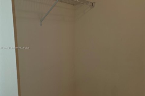 Condominio en alquiler en Lauderdale Lakes, Florida, 2 dormitorios, 96.99 m2 № 1925931 - foto 11