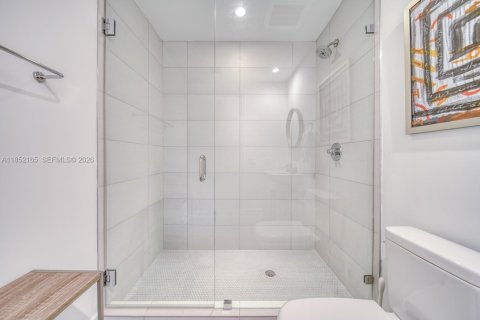 Купить кондоминиум в Майами, Флорида 2 спальни, 116.22м2, № 2054781 - фото 28