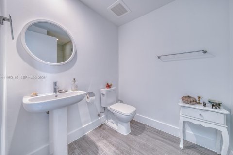 Купить кондоминиум в Майами, Флорида 2 спальни, 116.22м2, № 2054781 - фото 13