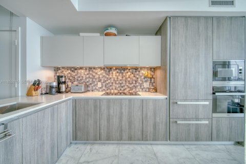 Купить кондоминиум в Майами, Флорида 2 спальни, 116.22м2, № 2054781 - фото 8