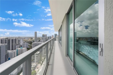 Condo in Miami, Florida, 2 bedrooms  № 1818772 - photo 24