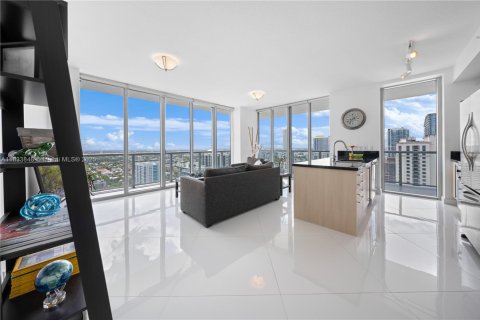 Condo in Miami, Florida, 2 bedrooms  № 1818772 - photo 3