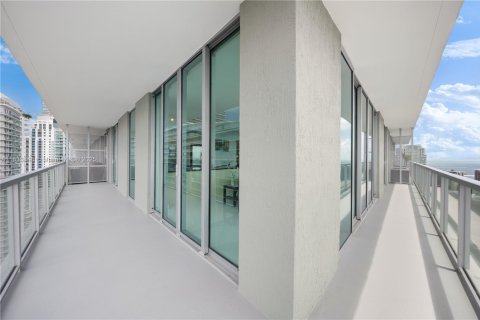 Condo in Miami, Florida, 2 bedrooms  № 1818772 - photo 23