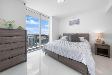Condo in Miami, Florida, 2 bedrooms  № 1818772 - photo 13