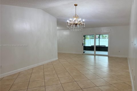 Купить виллу или дом в Хайалиа, Флорида 4 спальни, 205.96м2, № 1955904 - фото 2