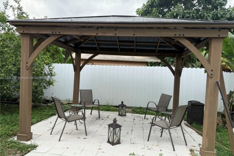 Купить виллу или дом в Хайалиа, Флорида 4 спальни, 205.96м2, № 1955904 - фото 10