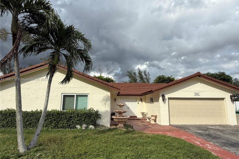 Купить виллу или дом в Хайалиа, Флорида 4 спальни, 205.96м2, № 1955904 - фото 1