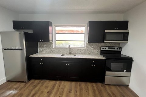 Apartamento en alquiler en Miami, Florida, 2 dormitorios, 60.39 m2 № 1981538 - foto 6